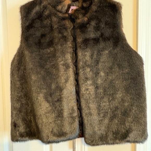 Faux fur vest - Picture 1 of 4